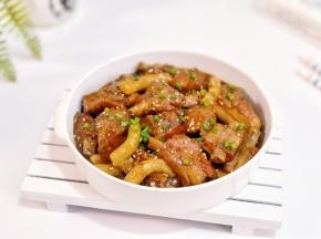 简单又好吃的话梅排骨年糕。