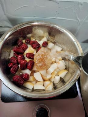 根据家里的人口加入适量的水！