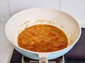 加入黑胡椒酱煮至浓稠。