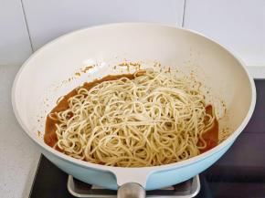 加煮熟的意面。