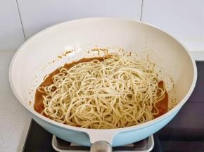 加煮熟的意面。