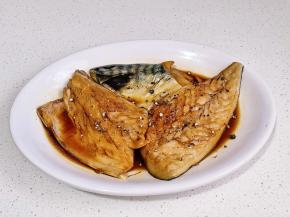 涂抹均匀，撒黑胡椒。