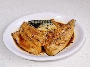 涂抹均匀，撒黑胡椒。