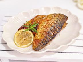 巨好吃的烤青花鱼。