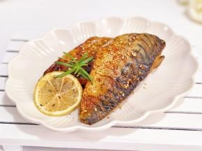 巨好吃的烤青花鱼。