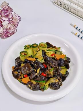 清爽解腻，节日聚餐必备。