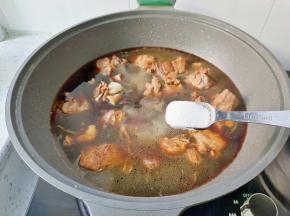 加一勺盐，加入适量的开水