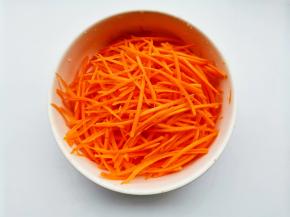 胡萝卜去皮擦丝、