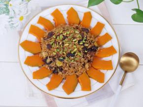 表面撒葱花即成。