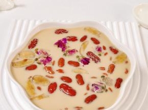 玫瑰红糖姜枣茶