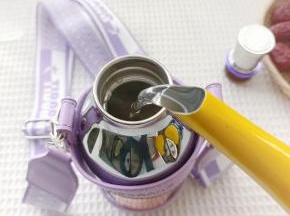 倒入开水泡【泡开水的长短根据自己的喜欢来，喜欢味道浓一点点的可以多泡一会】