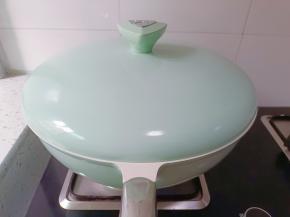 盖上盖子焖五分钟