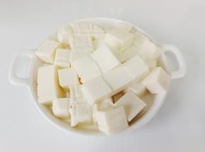 豆腐也切成小方块