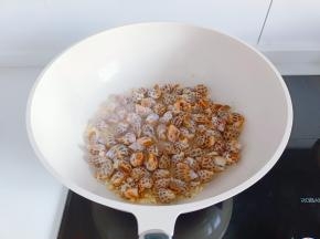 翻炒两分钟