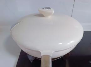 盖上盖子炖煮